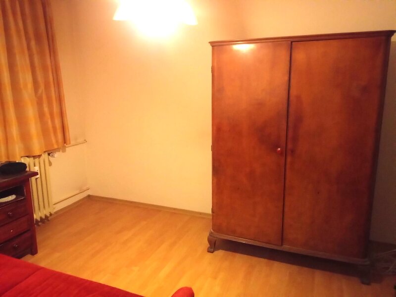 Obor, Colentina, Teiul D-nei, Sectia 7 de Politie 8 min metrou, semistradal