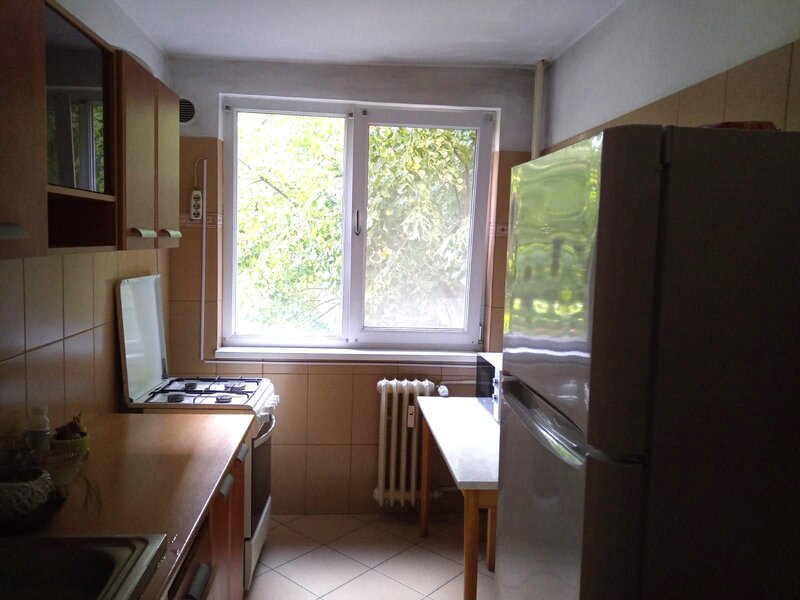 Obor, Colentina, Teiul D-nei, Sectia 7 de Politie 8 min metrou, semistradal